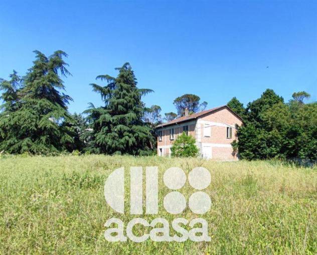 CASALE DA RISTRUTTURARE CON TERRENO