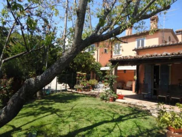 Immobile in asta di 434 m² con più di 5 locali e box auto in vendita a Teramo - Foto 3