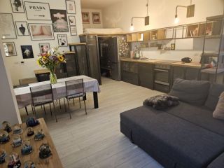 MINI LOFT ARREDATO ZONA ISOLA (via murat)