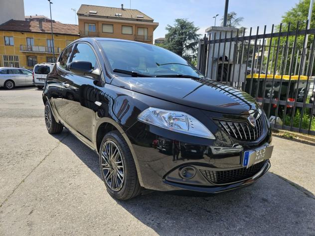 Lancia Ypsilon 1.0 FireFly 70cv Hybrid - Foto 3