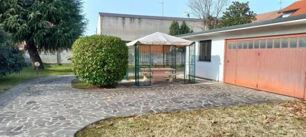 Casa indipendente di 300 m² con 5 locali e box auto doppio in vendita a Casorezzo - Foto 4