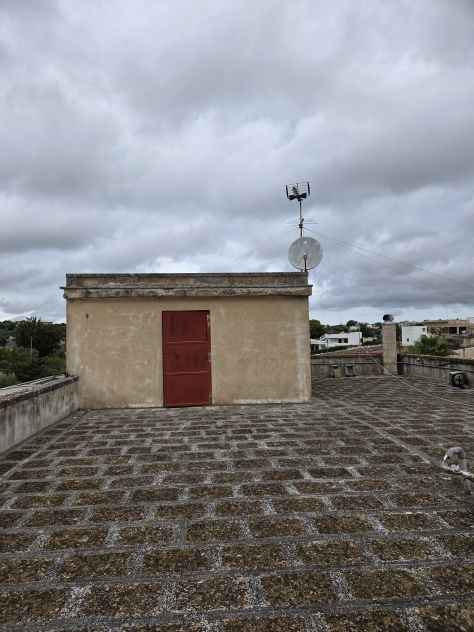IMMOBILE INDIPENDENTE CON TERRAZZO VERANDA GARAGE - Foto 8