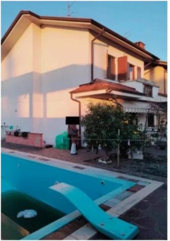 Immobile in asta di 172 m², box auto in vendita a Cologno al Serio - Foto 2