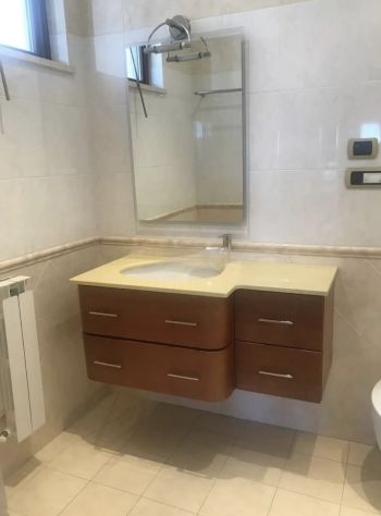 FIUMICINO TRILOCALE ARREDATO CON TERRAZZO E DOPPI SERVIZI - Foto 3
