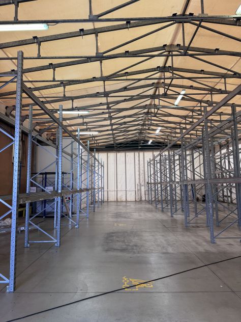 Scaffalatura e attrezzatura - Foto 3