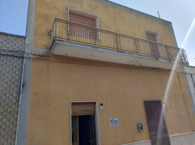 FinImmobil VENDE in Guagnano (LE) Villa Baldassarri 2 Appartamenti Via D. Statut