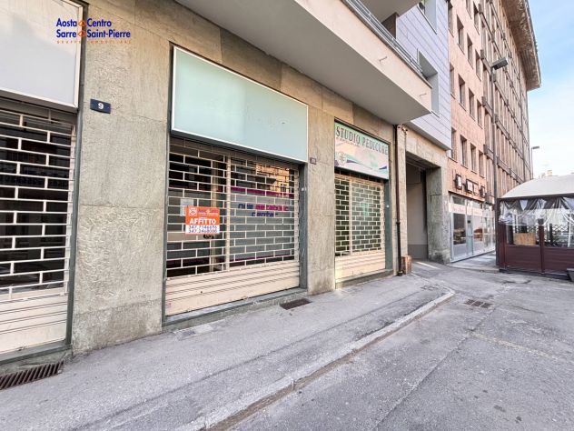 Acireale centro bottega commerciale mq 140