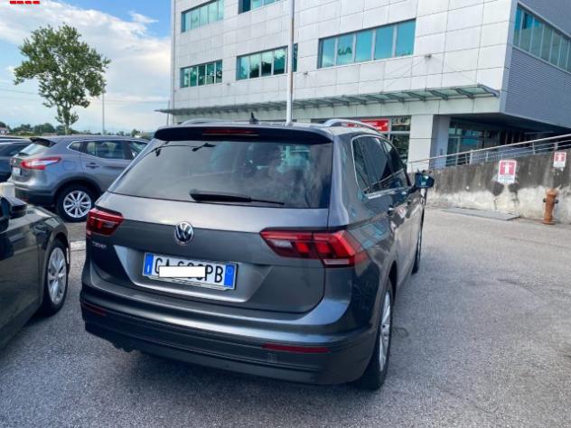 VOLKSWAGEN Tiguan 2.0 TDI SCR DSG Sport BlueMotion Technology rif. 23838550 - Foto 5