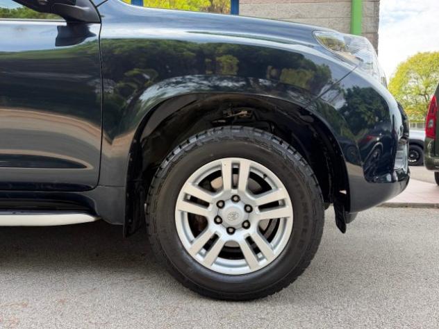 TOYOTA Land Cruiser 150 173CV 3.0 D-4D 7 POSTI INTERNI PELLE AUT. rif. 23941173 - Foto 4