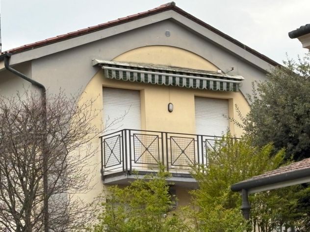Loft-Attico privato-privato ottimo stato ampio balcone, garage 25mq e posto auto - Foto 2