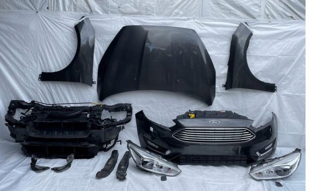 MUSATA FRONTALE COMPLETO FORD FOCUS DAL 2015 IN POI