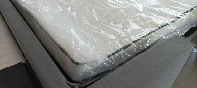 Divano letto in pronta consegna con materasso Memory