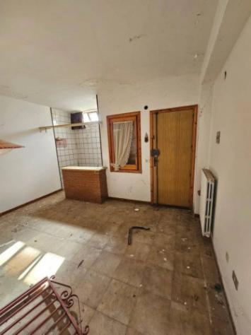 Immobile in asta di 54 m², box auto in vendita a Viggiano - Foto 2