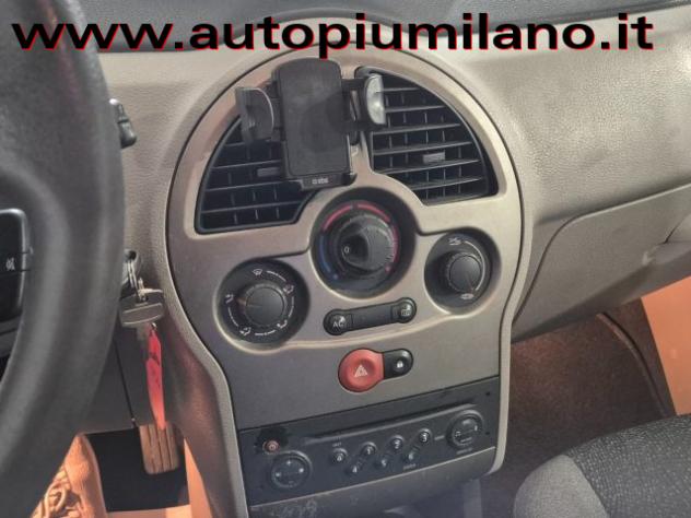 RENAULT Modus 1.2 16V Confort Authentique rif. 23753239 - Foto 8
