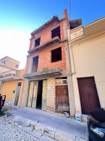 RIF: 2560 - Immobile indipendente allo stato rustico 90 mq in centro storico, Comiso