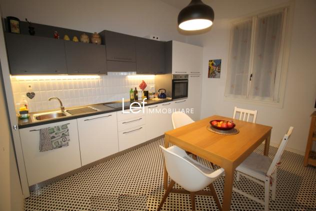 APPARTAMENTO di 4 vani e di 122 mq (VITTORIO VENETO) rif. AA89_7