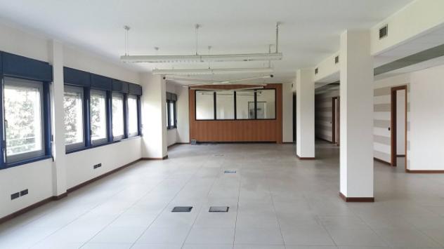 Immobile di 393 m² con più di 5 locali in affitto a Lainate - Foto 3