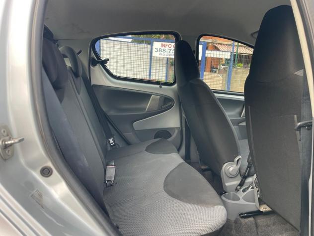 Toyota Aygo 1.0 12V VVT-i 5 porte - Foto 4