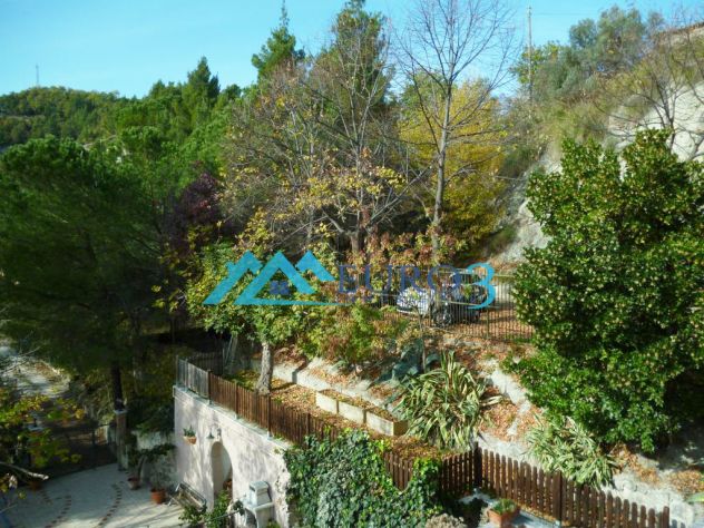 ASCOLI PICENO-Zona Annunziata-Appartamento con terrazza e posto auto - Foto 6