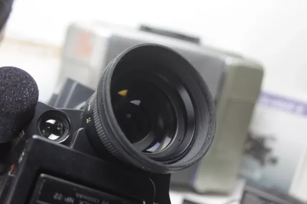 TELECAMERA VINTAGE SONY VIDEO 8 CCD-V8 AF CON VALIGETTA, 2 BATTERIE + ACCESSORI, - Foto 7