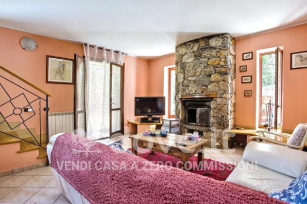 Villa di 210 m² con 4 locali in vendita a Porto Valtravaglia - Foto 2