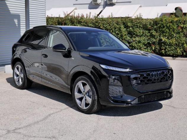 AUDI Q3 NEW 2.0 Tdi 150cv S-tronic S-line edition rif. 24149663 - Foto 4