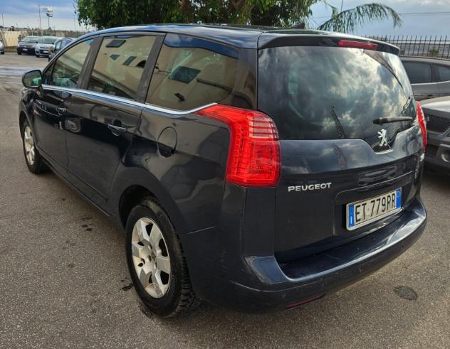 Peugeot 5008 1.6 HDi 115CV Business - Foto 5