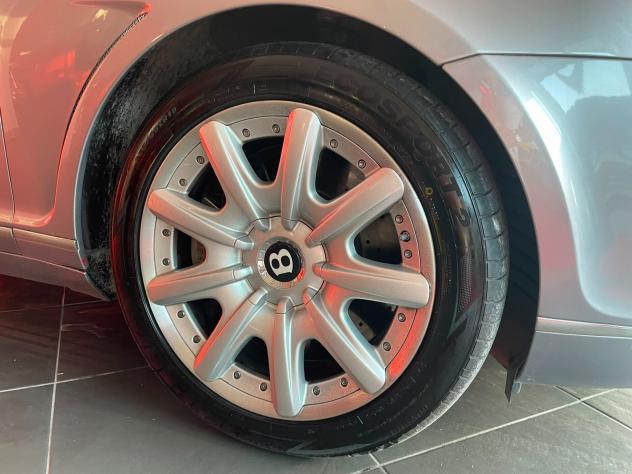 BENTLEY CONTINENTAL GT 6.0 560cv - Foto 8