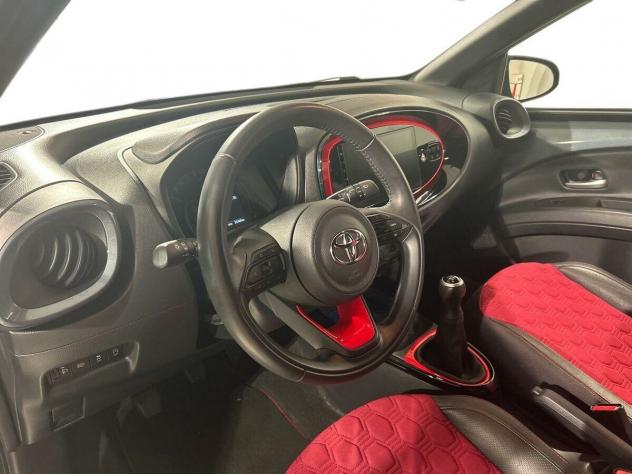 Toyota Aygo X 1.0B (72 CV) Undercover - Foto 7
