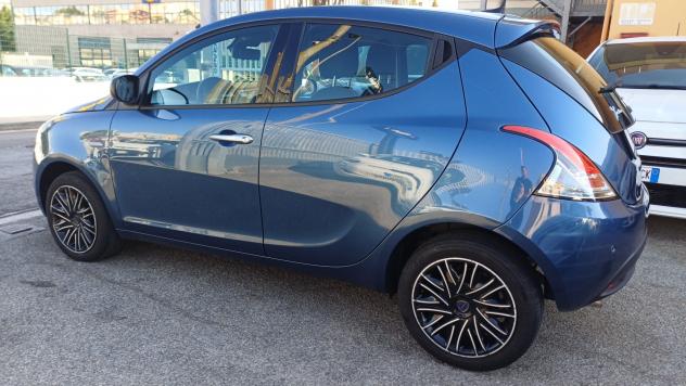 Lancia Ypsilon 1.0 FireFly 5 porte S&S Hybrid Gold - Foto 5