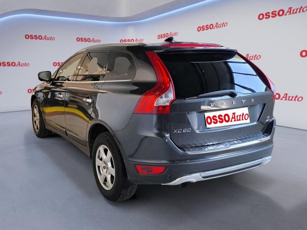 Volvo XC60 2.4 D5 185 HP MOMENTUM 4WD AT PER COMMERCIANTI - Foto 4