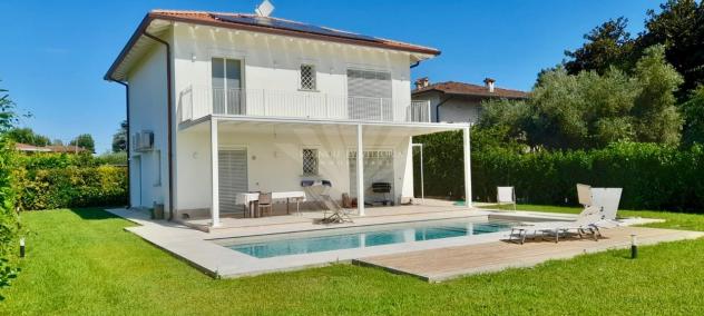 VILLA di 11 vani e di 200 mq (PIETRASANTA) rif. 75/V - Foto 2