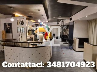 LAVORO NIGHT CLUB: RAGAZZA IMMAGINE AL KRISTAL PIANO BAR (LOCALE VIP)