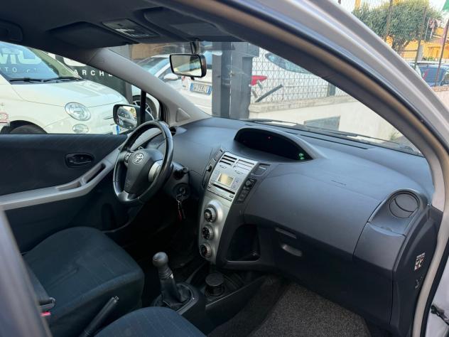 Toyota Yaris 1.0 5 porte - Superprezzo - Tutto incluso - Foto 6