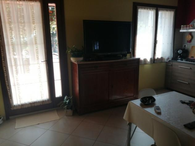 Villa di 270 m² con più di 5 locali e box auto doppio in vendita a Concordia sulla Secchia - Foto 2