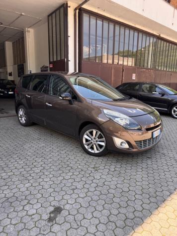 Renault Scenic Scic 2.0 dCi 150CV luce