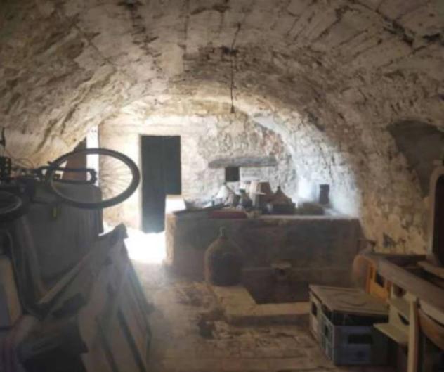 Immobile in asta di 1036 m² con più di 5 locali in vendita a Massa Martana - Foto 7