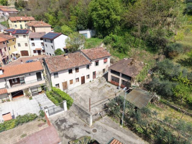 Villa di 167 m² con 5 locali e box auto doppio in vendita a Montecchio Maggiore - Foto 2
