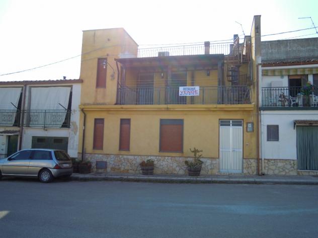 Pentalocale in vendita a Caltanissetta