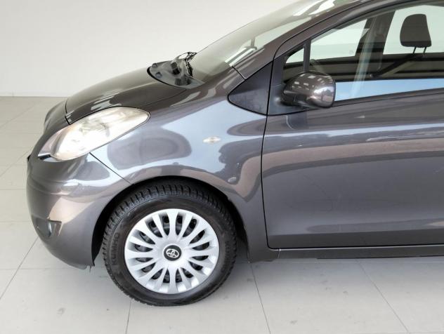 Toyota Yaris 1.3 5 porte Sol - Foto 9