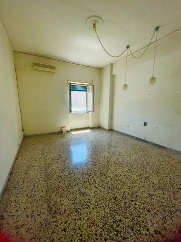 TORRIONE AMPIO 4 VANI LUMINOSO CON TERRAZZO - Foto 8