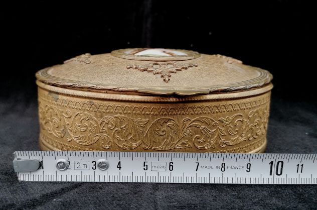 ANTICA SCATOLA IN BRONZO DORATO CON MINIATURA SU PORCELLATA, FINE 1800. - Foto 8