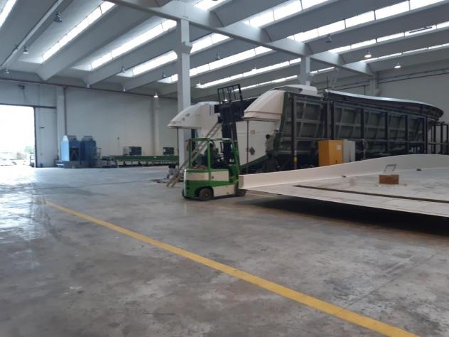 Capannone direzionale in vendita a Massa 7761 mq Rif: 1311975