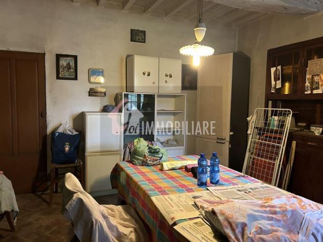 CASA SEMINDIPENDENTE CON AMPIO RUSTICO E GIARIDNO INTERNO - Foto 5