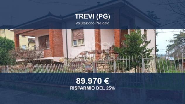 Immobile in asta di 103 m² con più di 5 locali e box auto doppio in vendita a Trevi