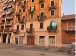 Ampio negozio con tre vetrine in stabile d’epoca nel cuore di Torino