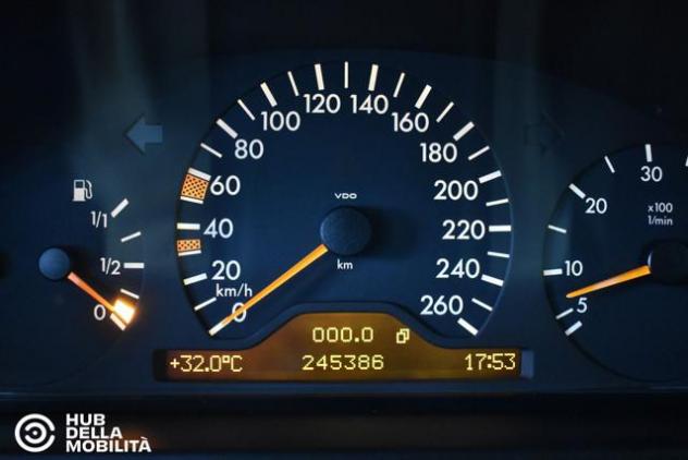 MERCEDES-BENZ E 250 turbodiesel cat Avantgarde rif. 24066893 - Foto 8