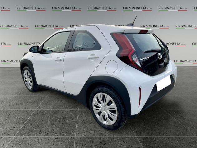Toyota Aygo X 1.0 Active 72cv - KM0 - Foto 6