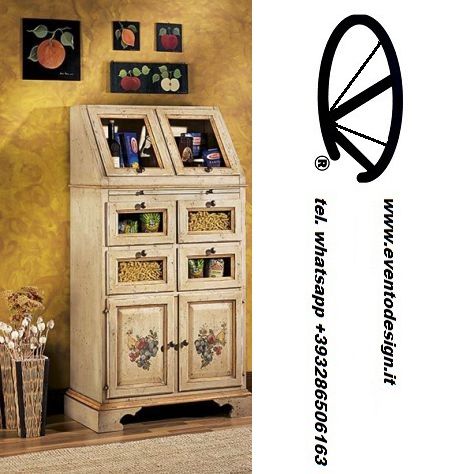 Dispensa in legno massello adatto ad un arredo in stile laccato decorato