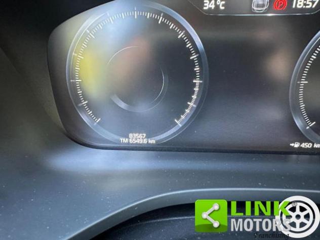 VOLVO XC60 B4 MHEV AWD Geartronic R-design 197 CV rif. 24093257 - Foto 10